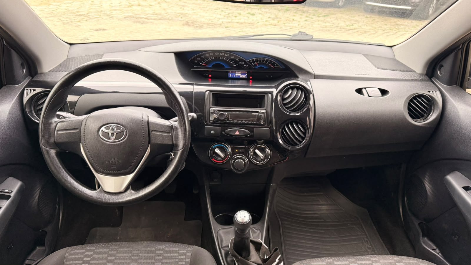 Toyota Etios X 1.3 16V HATCH - foto 3