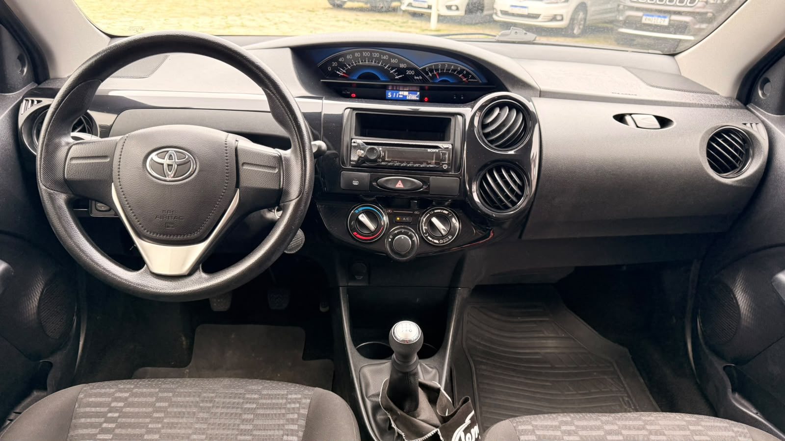 Toyota Etios X 1.3 16V HATCH - foto 11