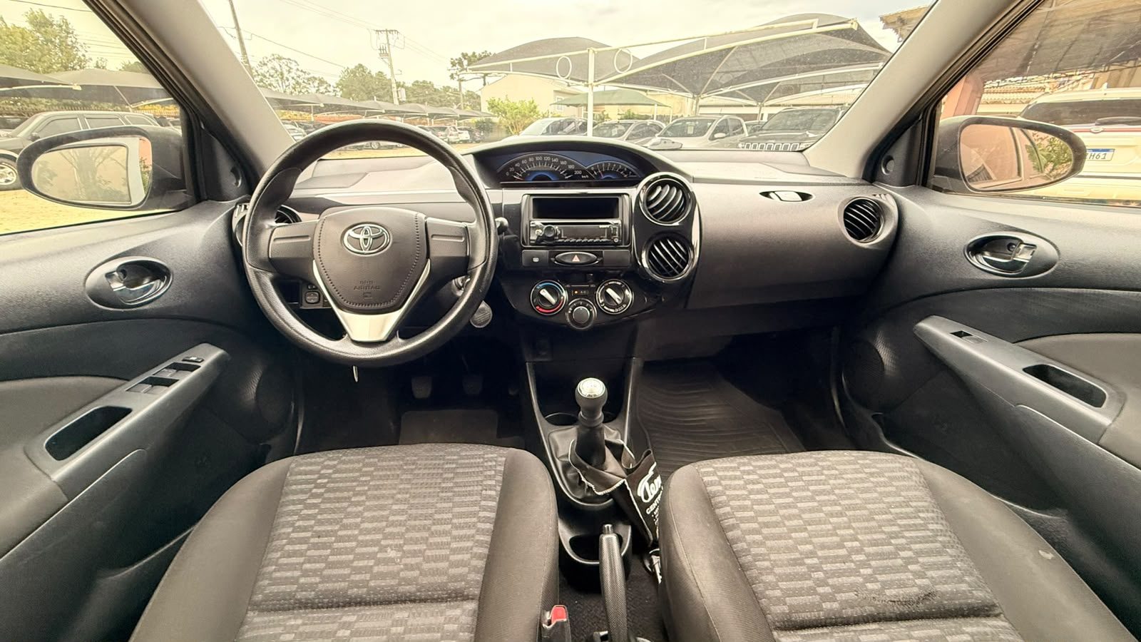 Toyota Etios X 1.3 16V HATCH - foto 13