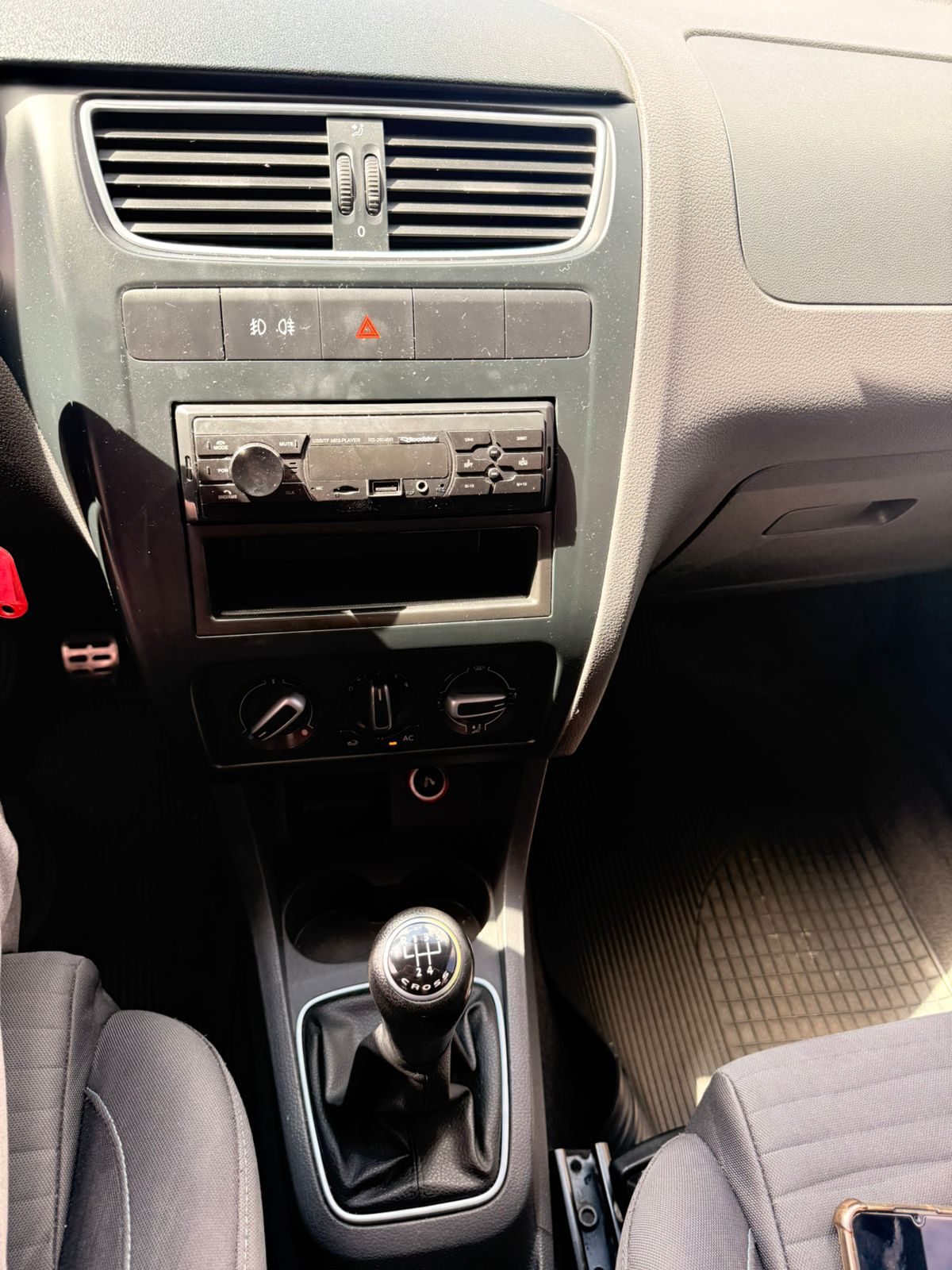 Volkswagen Spacefox SPACE CROSS 1.6 - foto 2