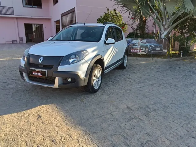 Renault Sandero STEPWAY 1.6 AT