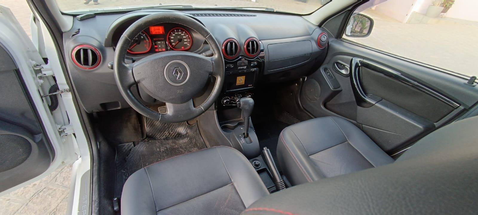 Renault Sandero STEPWAY 1.6 AT - foto 2