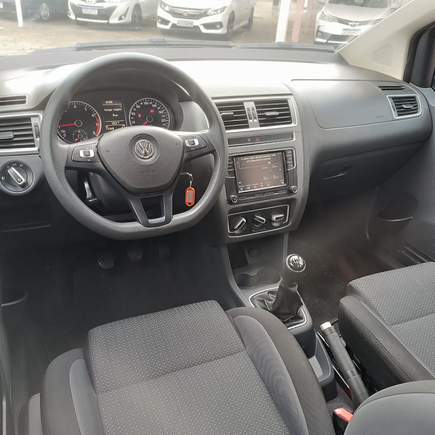 Volkswagen Fox CONNECT 1.6 MT - foto 4