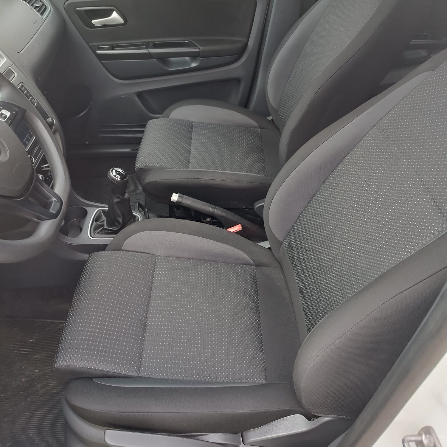 Volkswagen Fox CONNECT 1.6 MT - foto 5