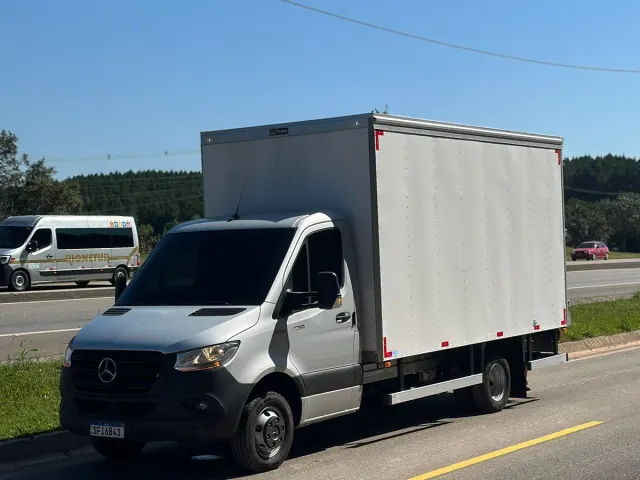 Mercedes-Benz Sprinter 516 BAU