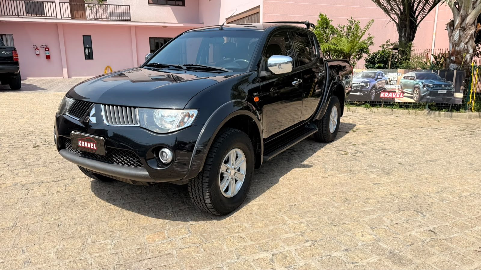 Mitsubishi L200 Triton 3.2 HPE MANUAL 4X4 - foto 1