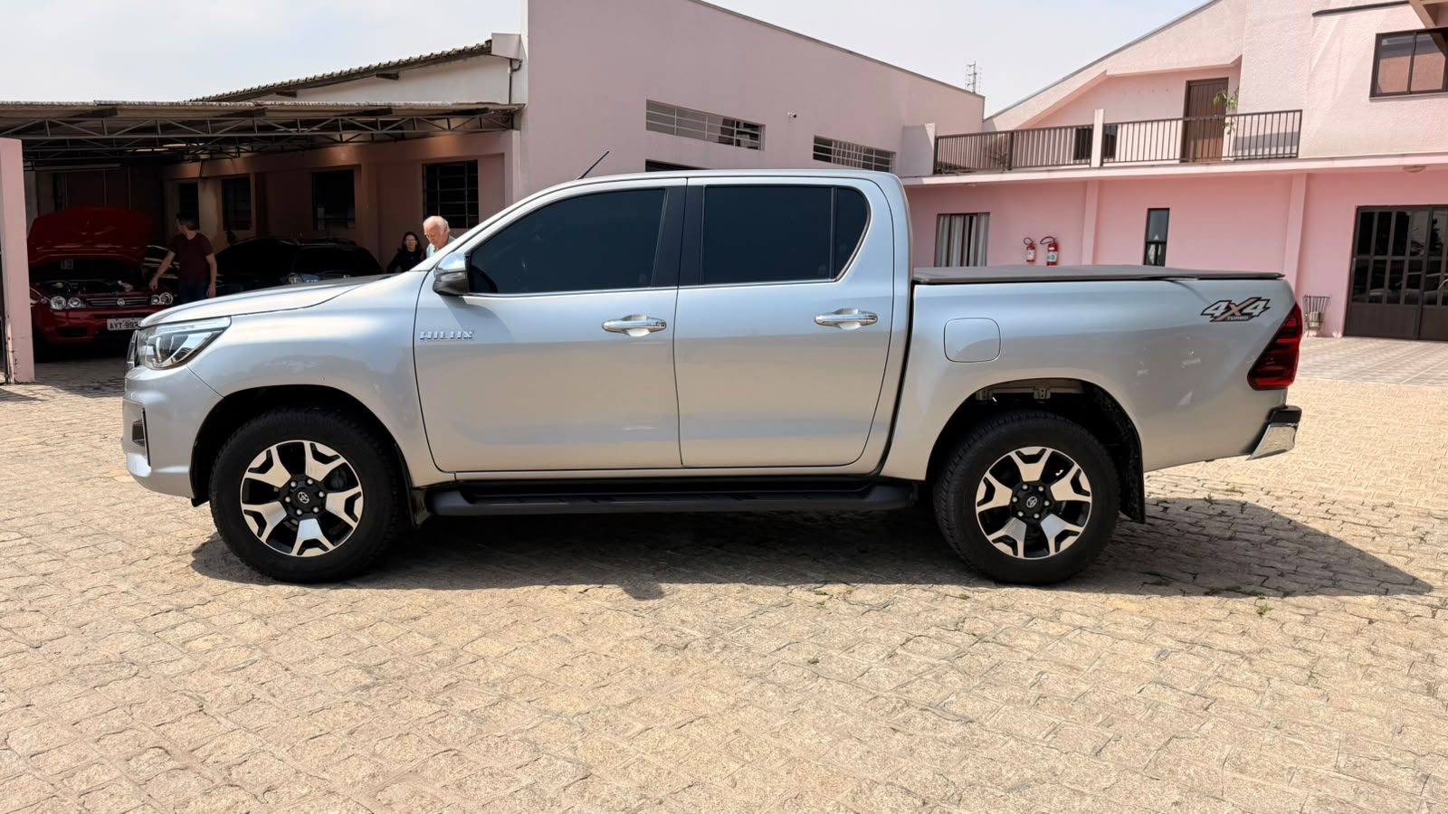Toyota Hilux CD SRX AT 4X4 ANIVERSARIO 50 ANOS - foto 4