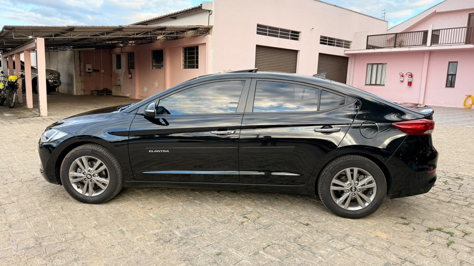 Hyundai Elantra 2.0 16V AT - foto 4
