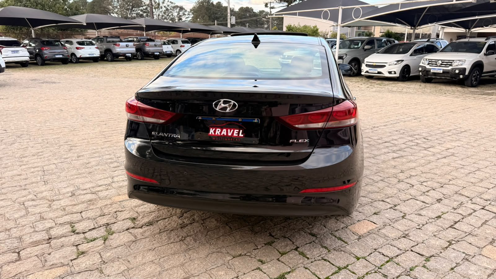 Hyundai Elantra 2.0 16V AT - foto 17